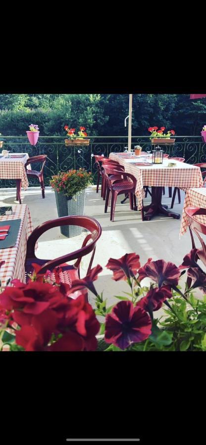 Saint-Cirgues-en-Montagne Hotel Restaurant La Renaissance מראה חיצוני תמונה