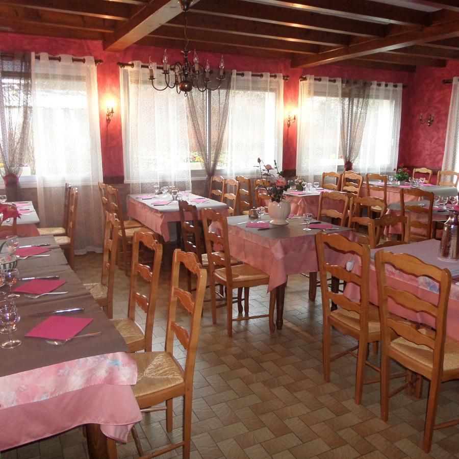 Saint-Cirgues-en-Montagne Hotel Restaurant La Renaissance מראה חיצוני תמונה